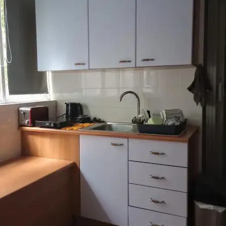 Estia Apartment *